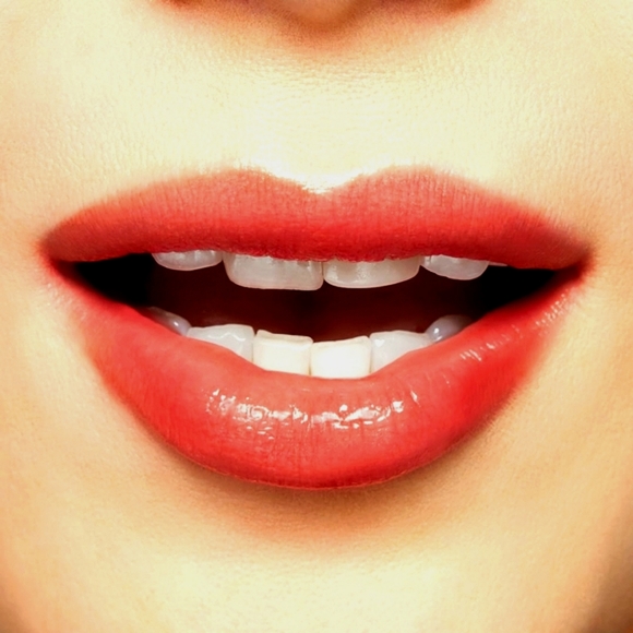 NWT MAC "THAT TICKLES" 'Glowplay Lip Balm' 🎉 BEST CHOSEN AS HOST PICK 🎉 - Picture 9 of 15